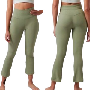 Athleta Green Cropped Athletic Pants with High-Rise Waistband